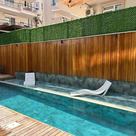 Luxury In The Town Апартаменты *